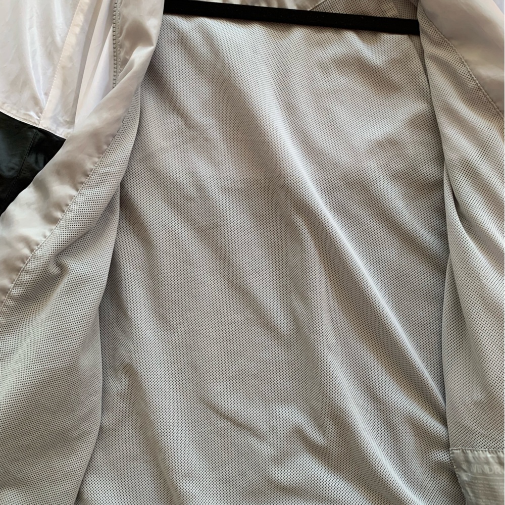 EUC Nike Men Sportwear Windrunner Jacket Size M in Grey/White/Black Combo - Picture 8 of 13